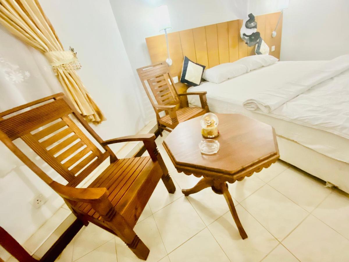 Hikka Paradise Guest House ヒッカドゥワ エクステリア 写真