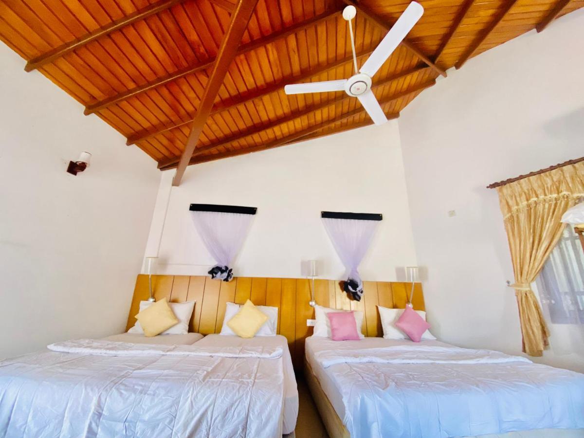 Hikka Paradise Guest House ヒッカドゥワ エクステリア 写真